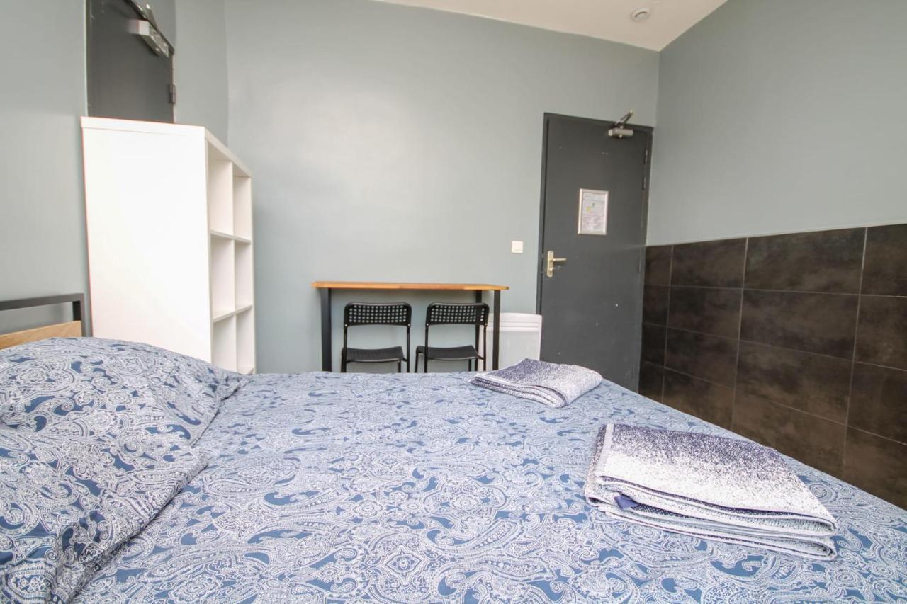 08 - Chambre Proche Paris Et Transports Avec Tv Wifi Сен-Дені Екстер'єр фото